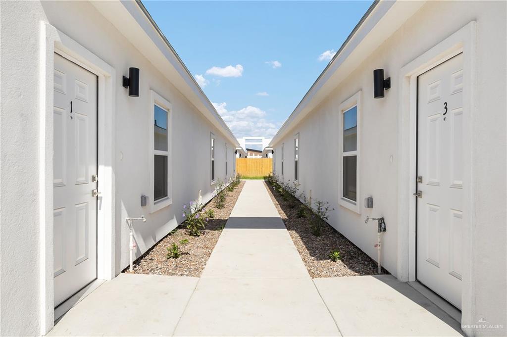 Photo 4 of 609 Onyx Avenue #4