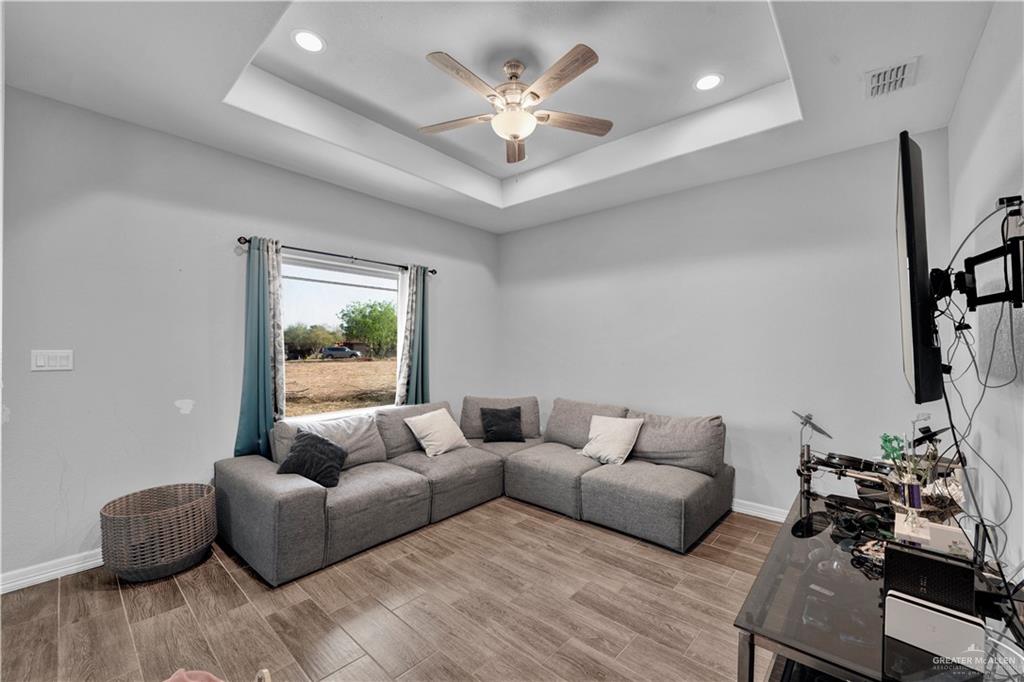 Photo 2 of 938 Arroyo Circle