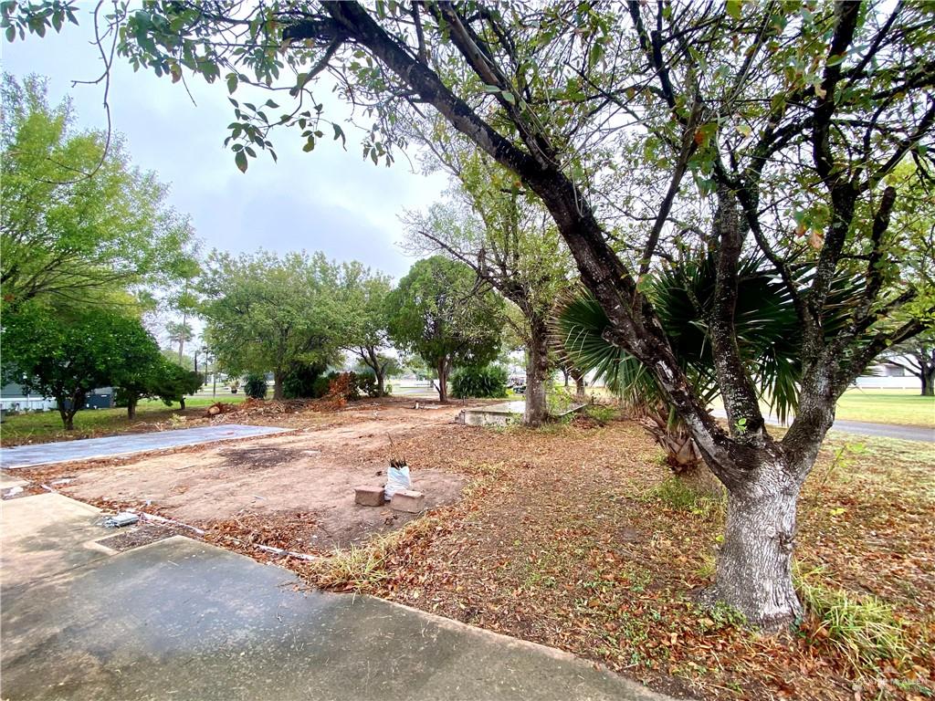 Photo 3 of 5004 Glenda Avenue