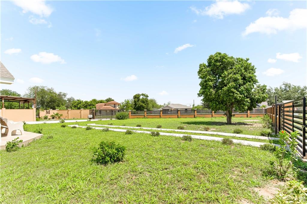 Photo 5 of 1101 Greenbriar Avenue