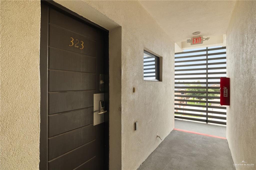 Photo 2 of 813 Travis Street #323