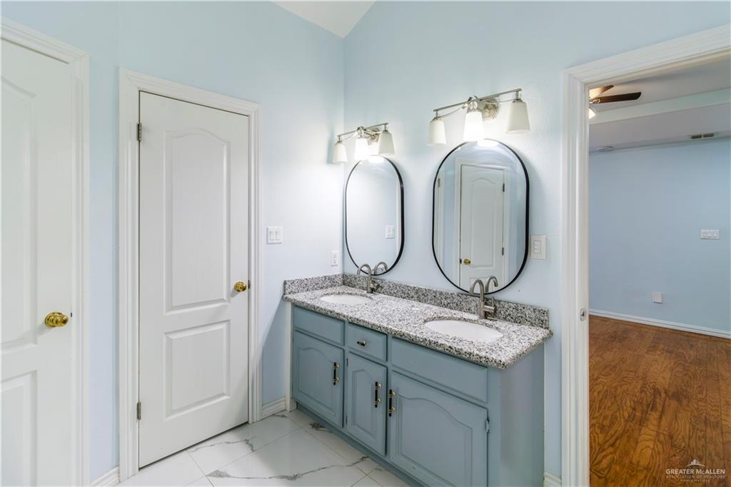 Photo 12 of 2317 Pelican Avenue