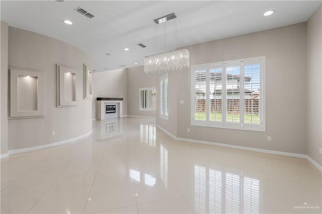 Photo 3 of 4916 Juno Drive