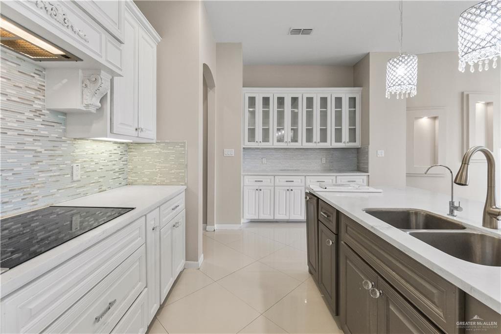 Photo 7 of 4916 Juno Drive