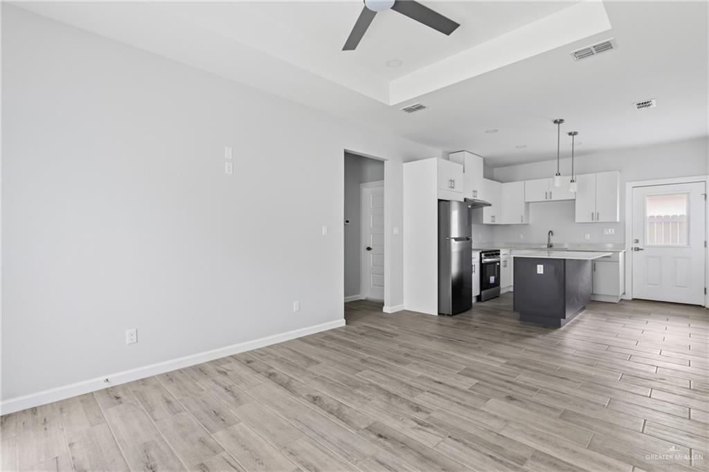Photo 4 of 1612 Clinton Street