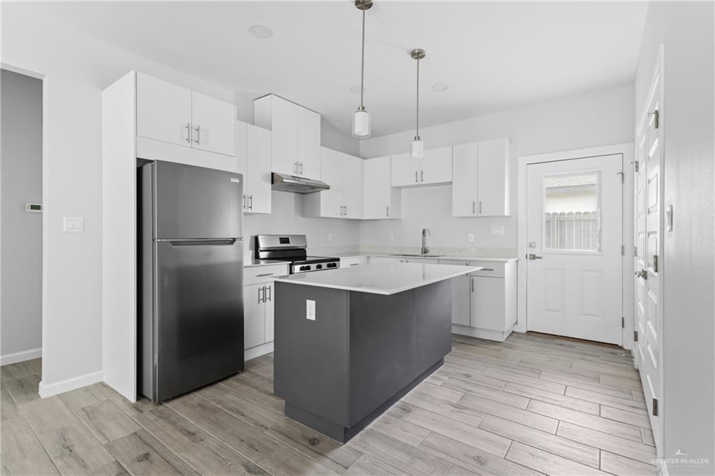 Photo 5 of 1612 Clinton Street