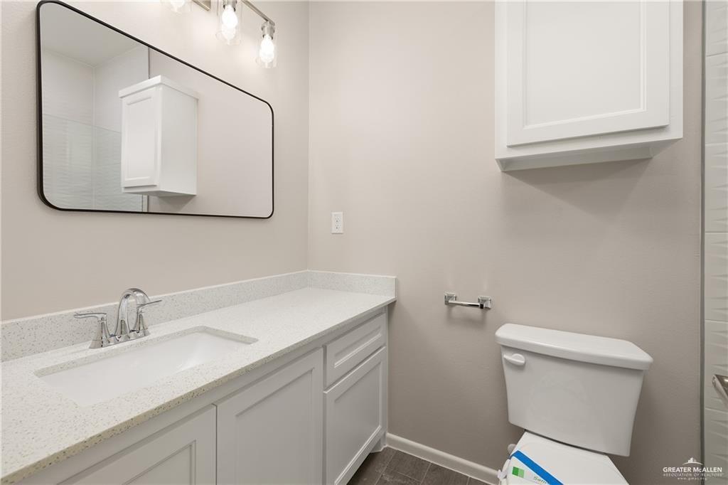 Photo 21 of 2704 Harrison Avenue #4