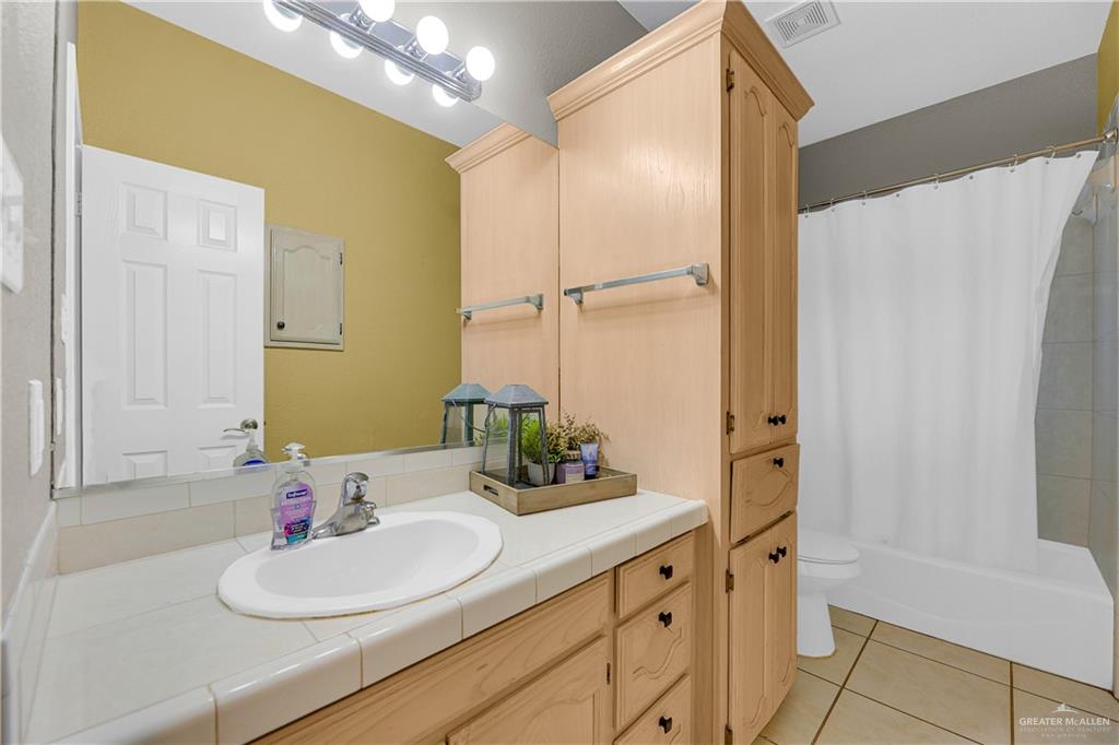 Photo 10 of 1358 La Ciniega Drive