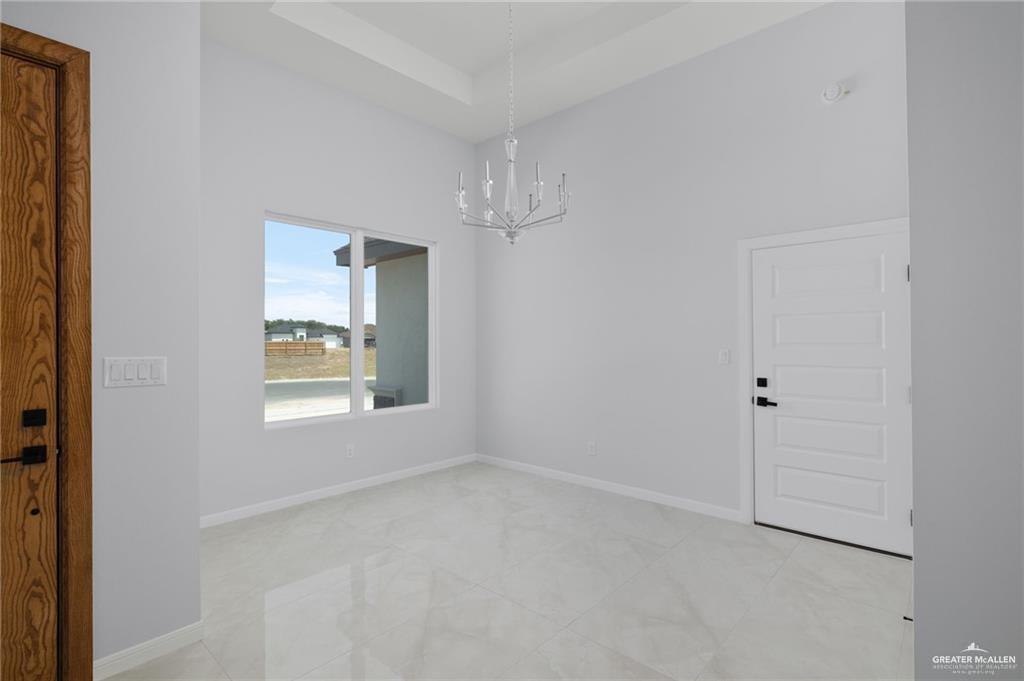 Photo 4 of 2810 Arboledas Drive