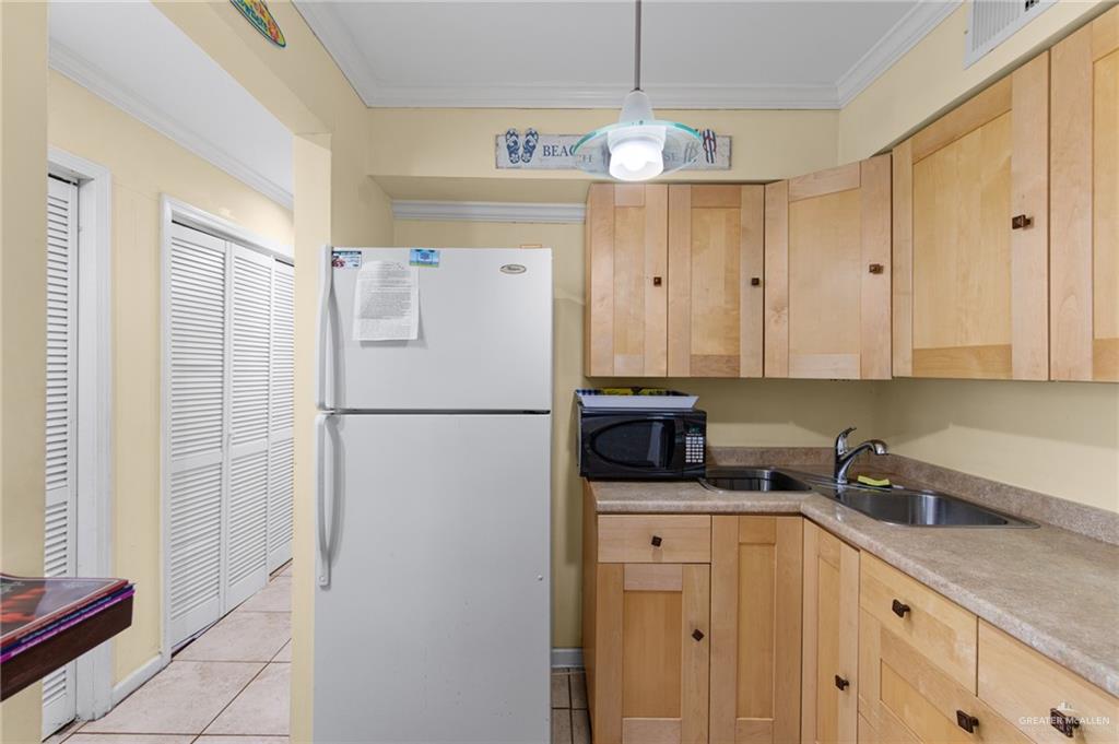 Photo 4 of 211 Bahama Street #403