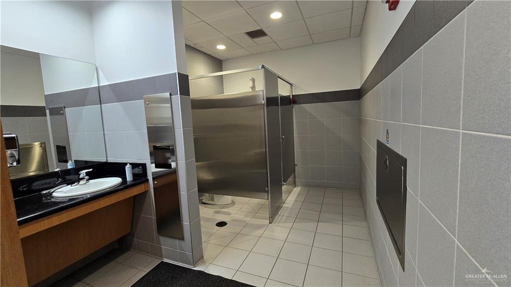 Photo 32 of 1140 Alton Gloor Boulevard