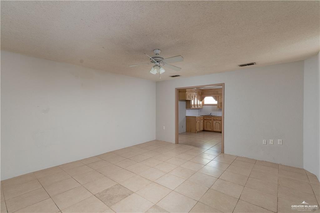 Photo 7 of 933 4th Street