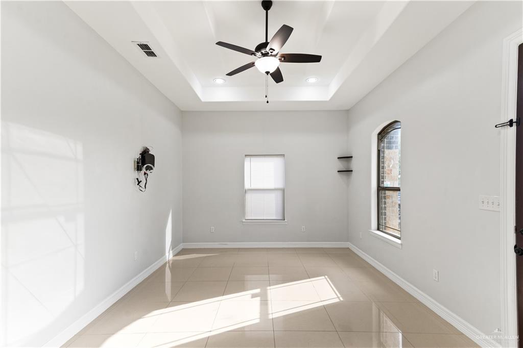 Photo 8 of 206 Rosa Priego Street