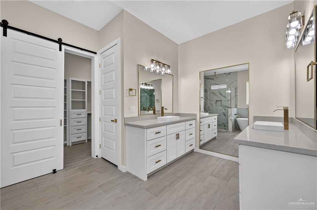 Photo 10 of 2911 Dhalia Drive