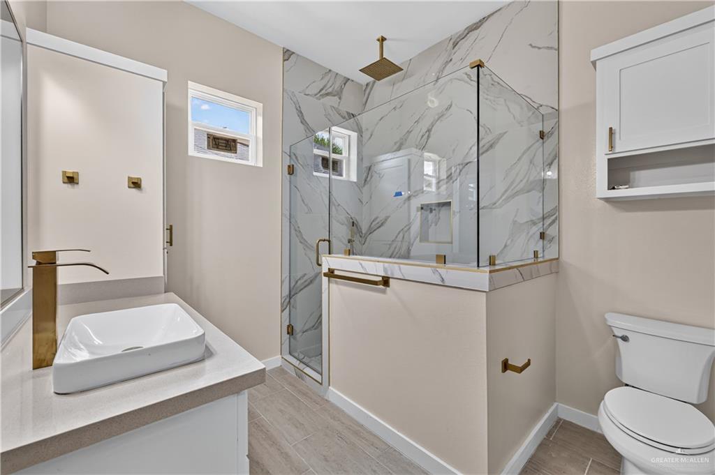 Photo 14 of 2911 Dhalia Drive