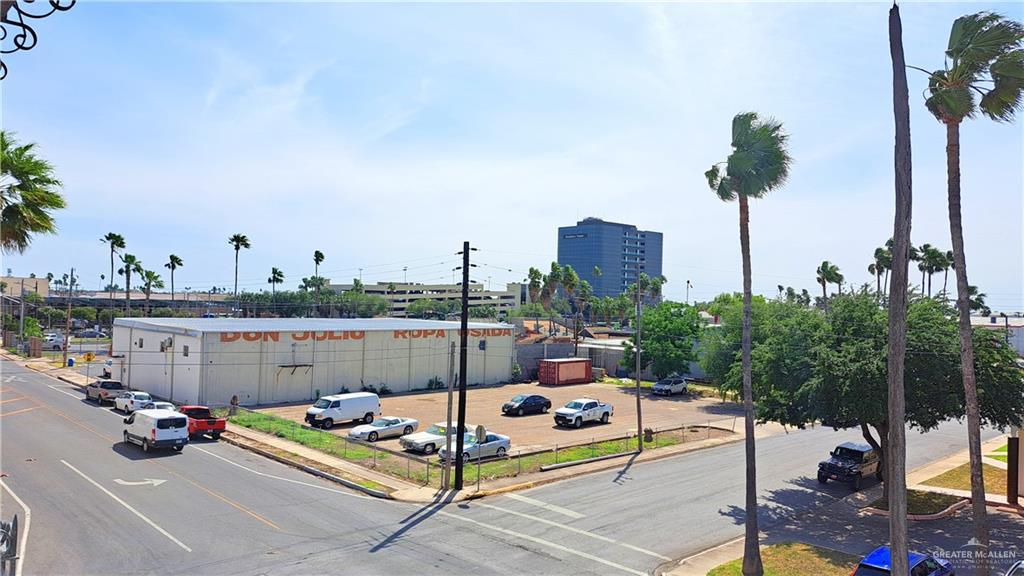 Photo 11 of 1418 Beech Avenue #3
