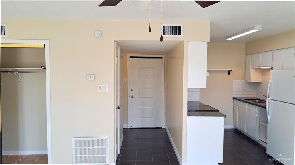 Photo 18 of 1418 Beech Avenue #3