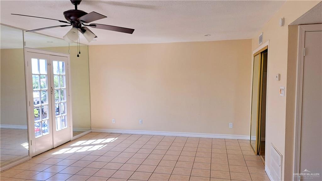 Photo 9 of 1418 Beech Avenue #3