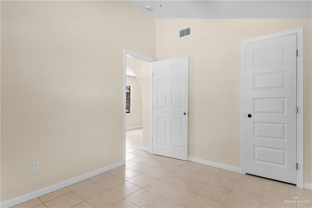 Photo 4 of 1318 Coconut Palm Avenue