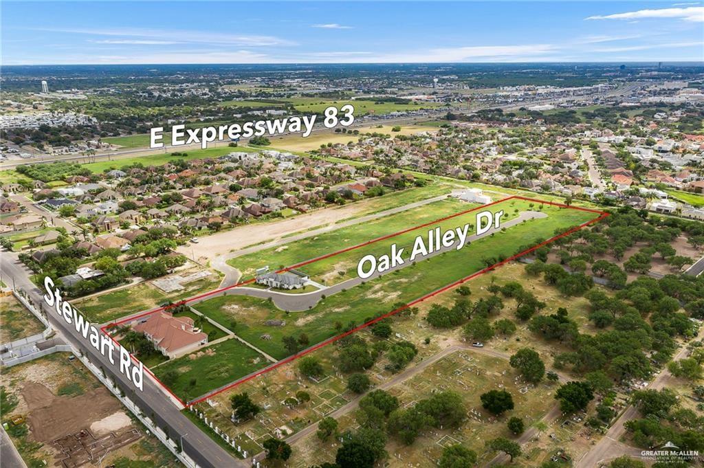 Photo 2 of 1700 Oak Alley Drive