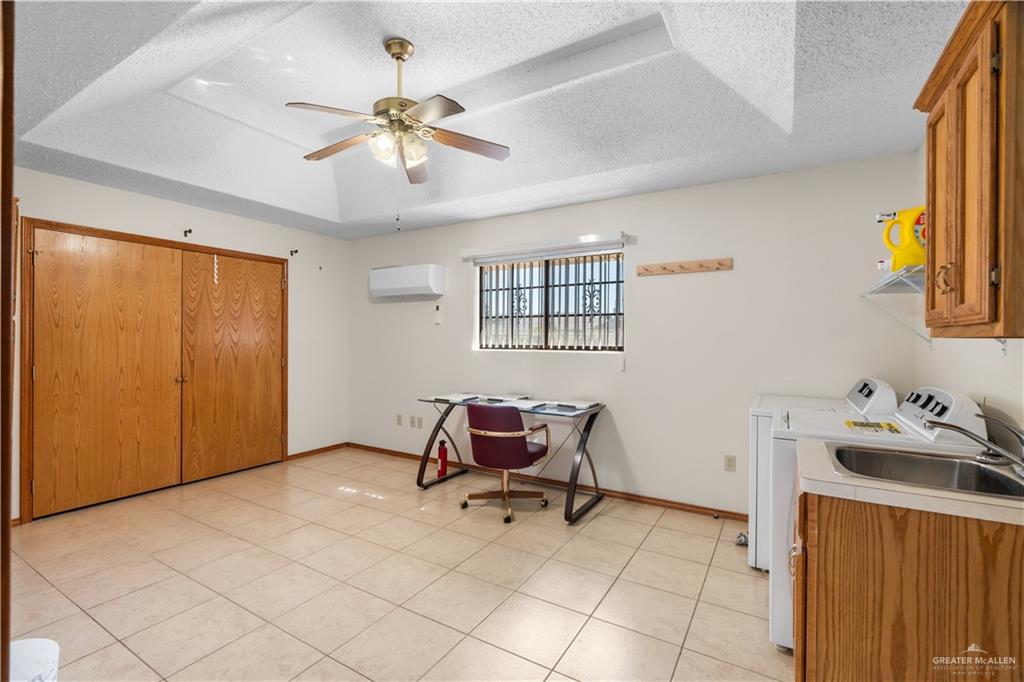 Photo 11 of 1424 Libra Street