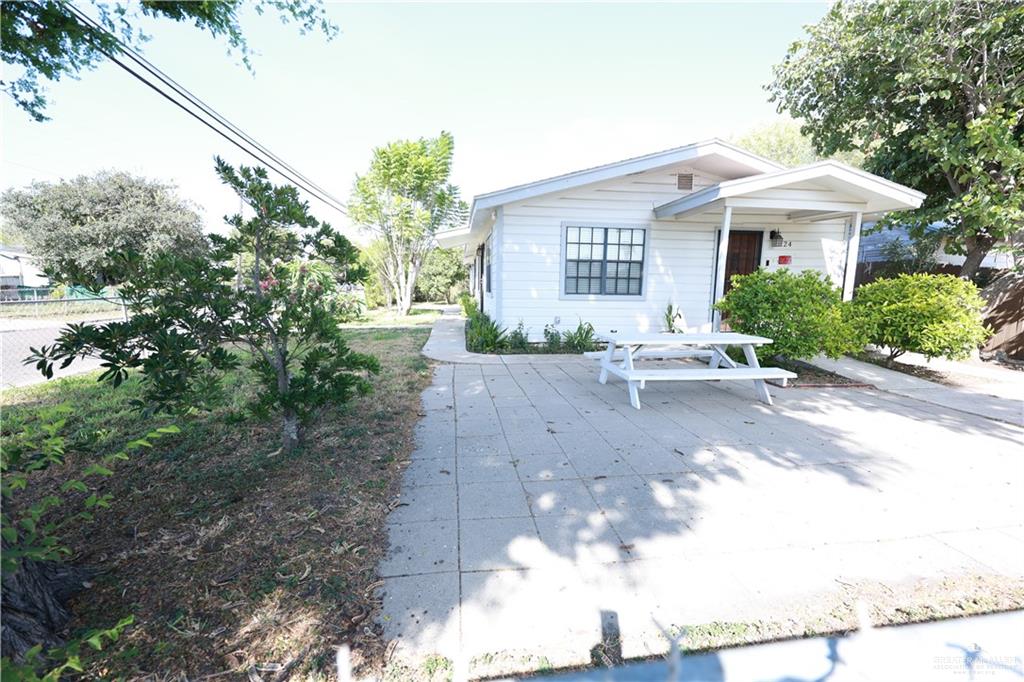 Photo 3 of 124 Sinclair Avenue