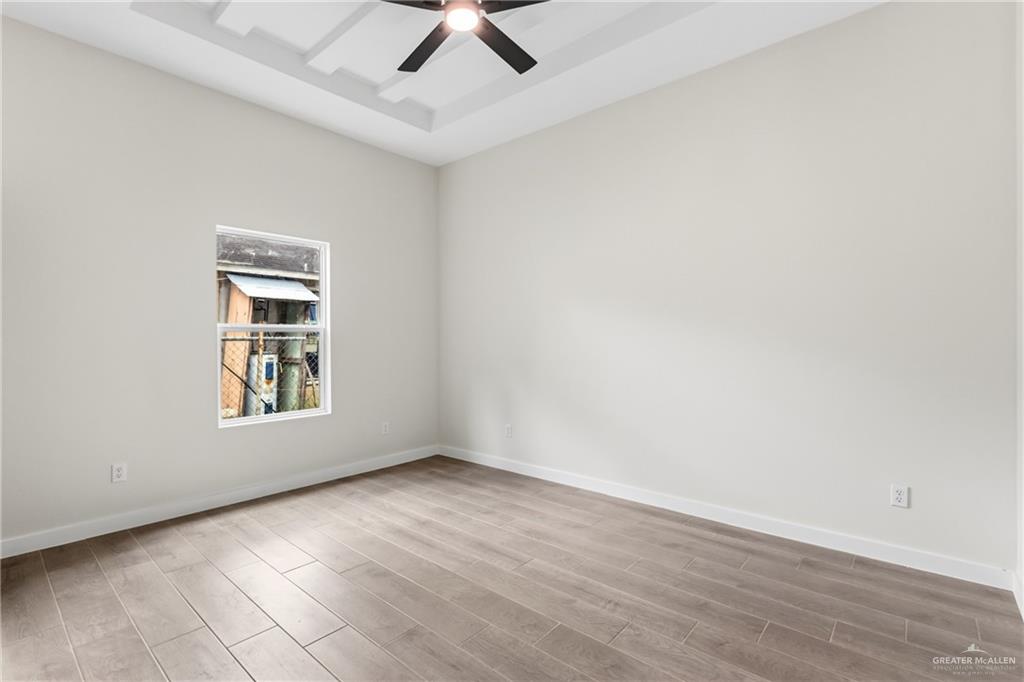 Photo 7 of 601 Falcon Avenue
