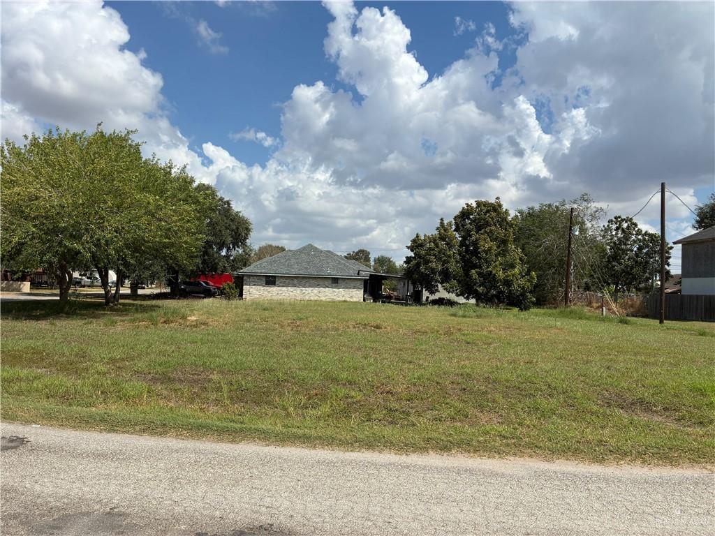 Photo 4 of 1616 El Camino Drive