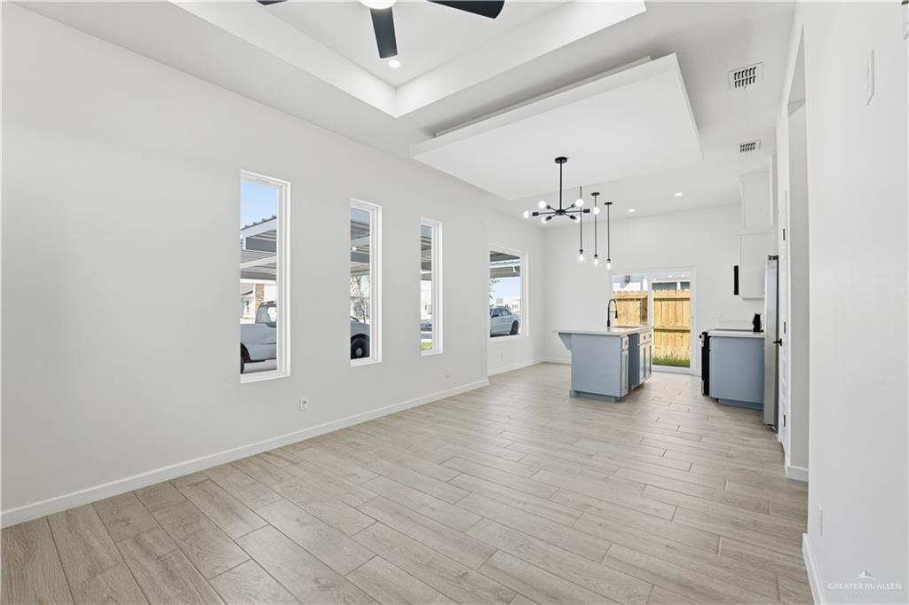 Photo 4 of 5801 Notre Dame Avenue