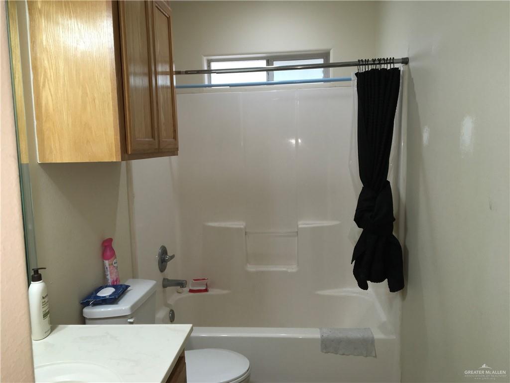 Photo 12 of 4008 Parkplace Avenue #1
