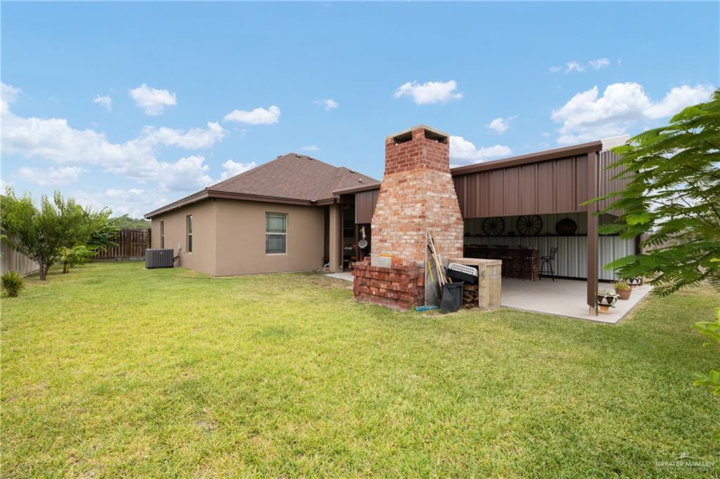 Photo 16 of 606 San Saba Street