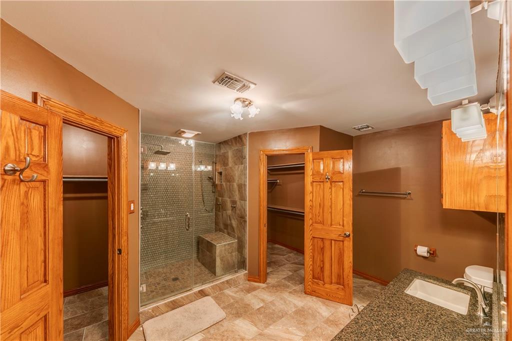 Photo 16 of 2303 Stonegate Drive