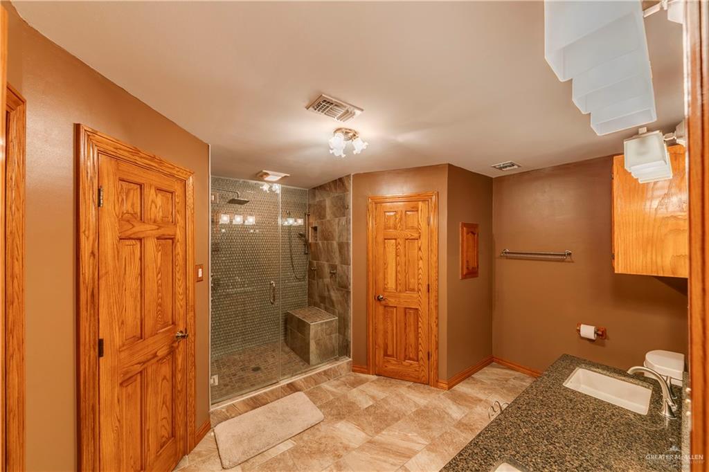 Photo 17 of 2303 Stonegate Drive