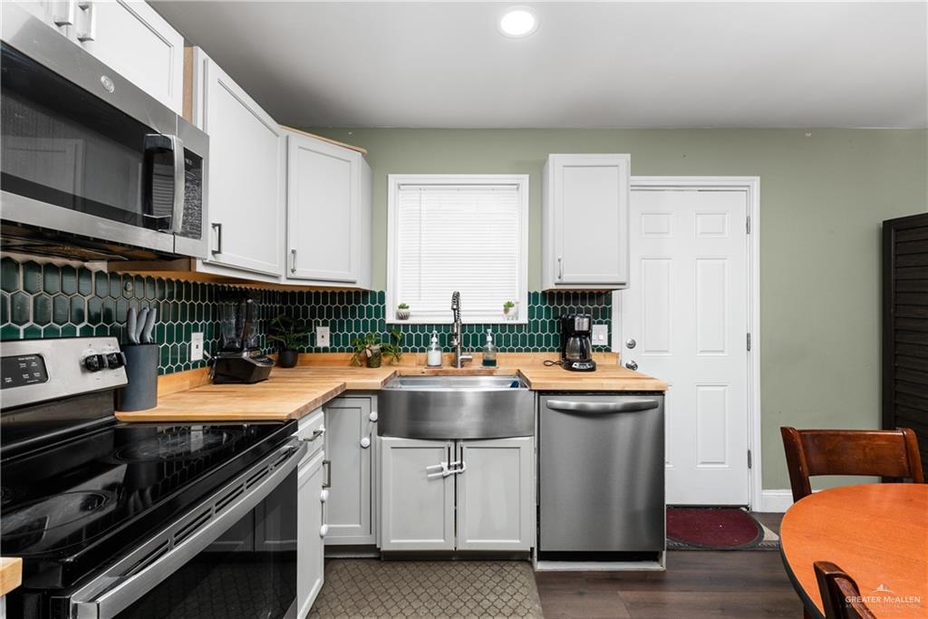 Photo 5 of 206 Salazar Street