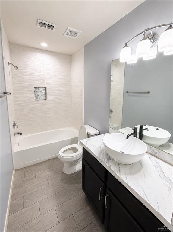 Photo 11 of 5206 Murillo Street #2