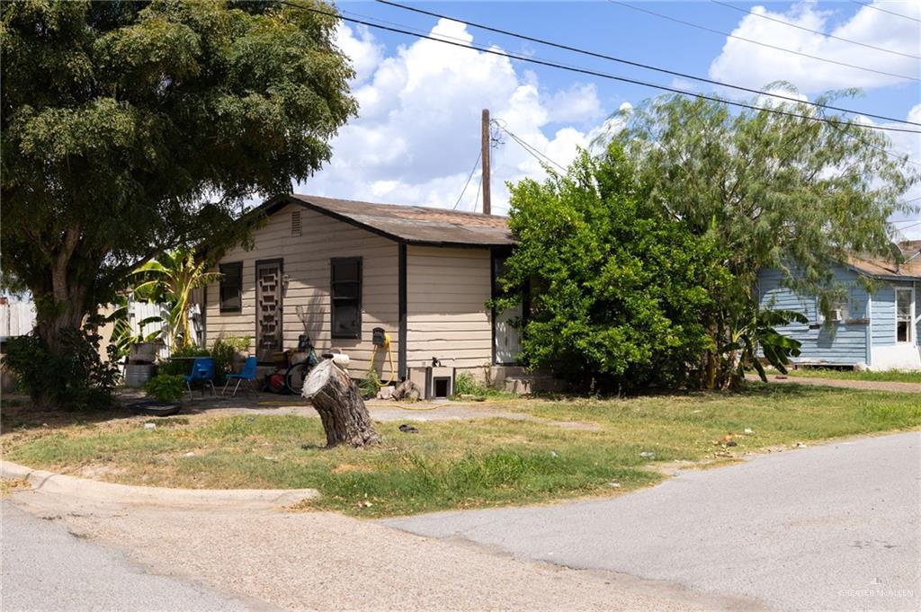 Photo 3 of 2712 University Drive