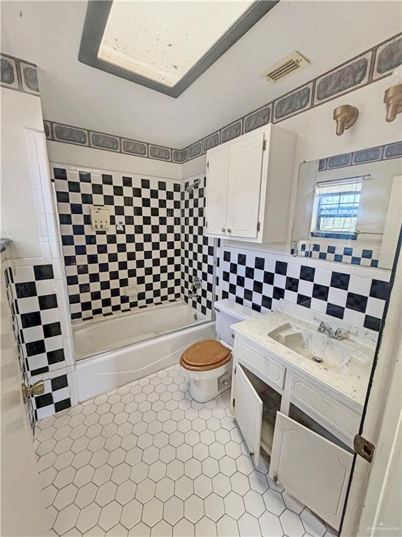 Photo 27 of 2211 Hackberry Avenue