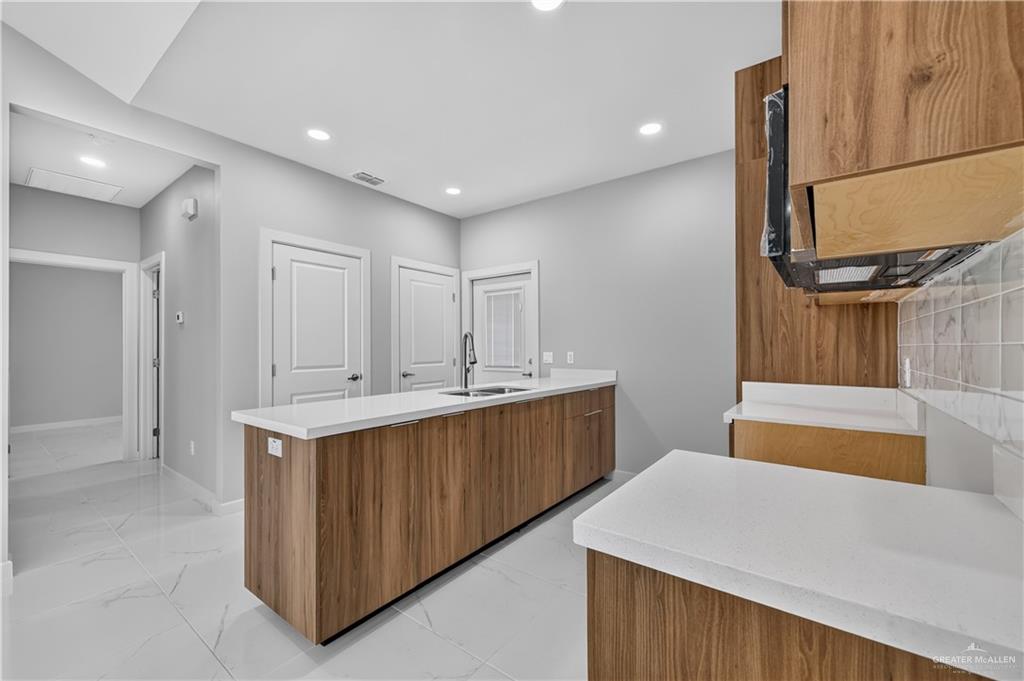 Photo 7 of 719 Coves Lane #3