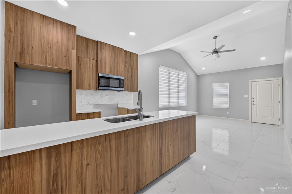 Photo 9 of 719 Coves Lane #3