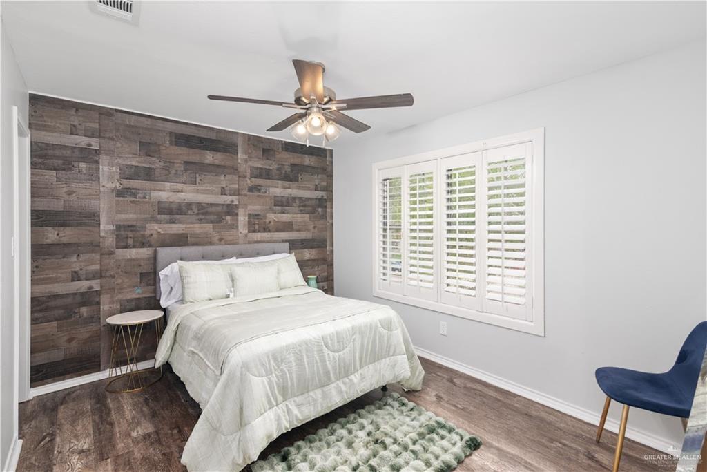 Photo 14 of 3402 Huisache Avenue