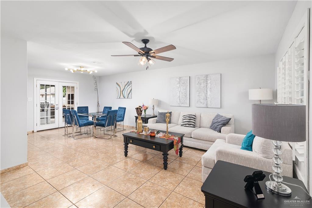 Photo 4 of 3402 Huisache Avenue