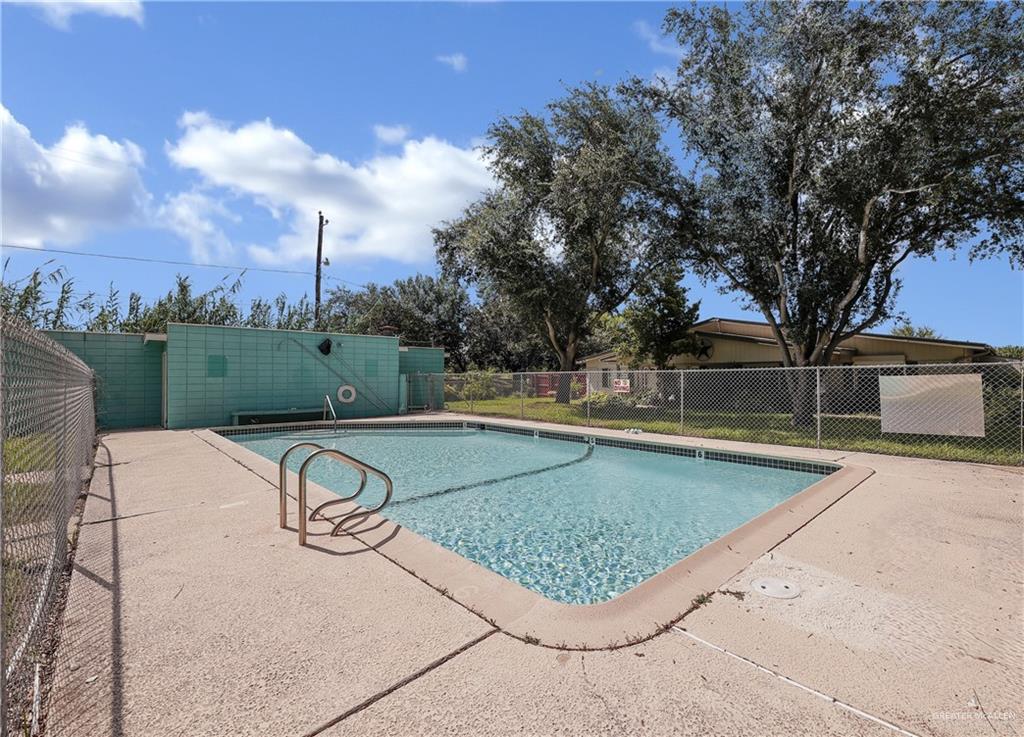 Photo 15 of 401 41st Street #16