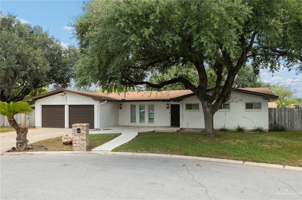 Photo 2 of 204 Iris Avenue