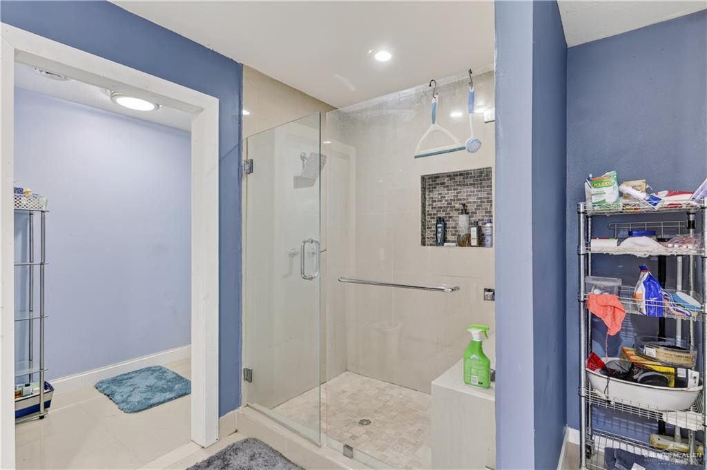 Photo 21 of 100 Whitewing Avenue