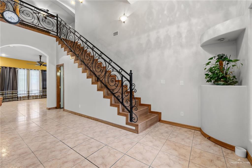Photo 5 of 3300 Santa Monica Street