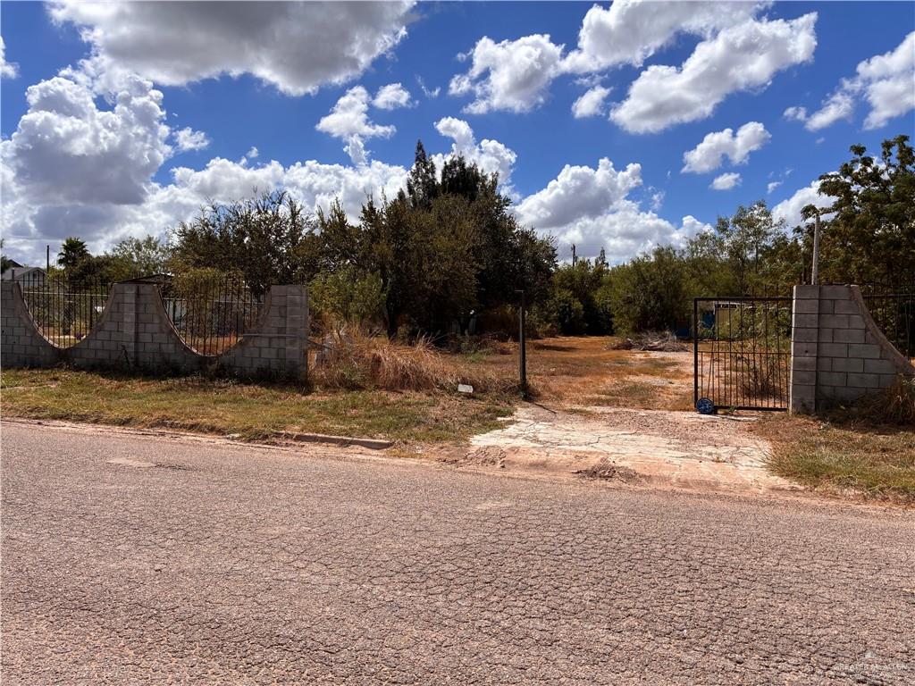 Photo 3 of 1214 Coyote Street