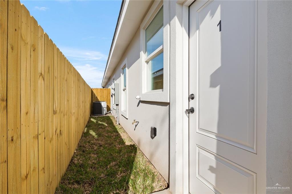 Photo 7 of 1007 Woodson Avenue #4