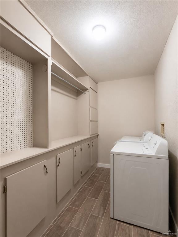 Photo 18 of 2820 Joan Drive