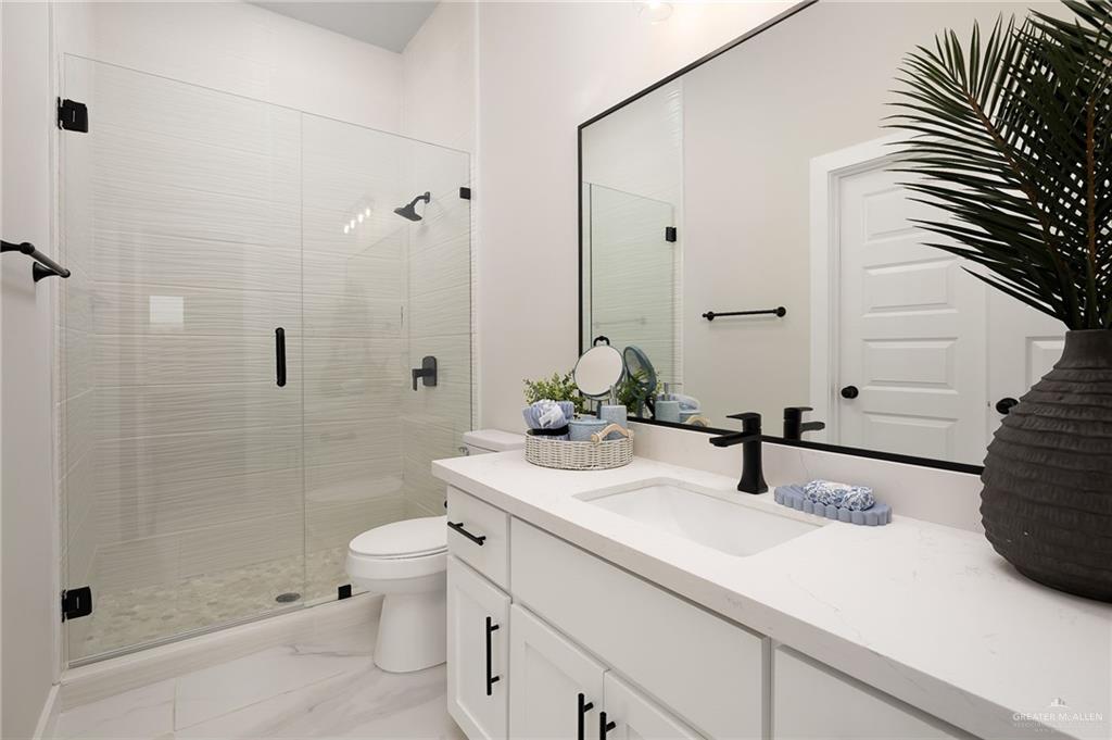 Photo 11 of 2404 Zinnia Street