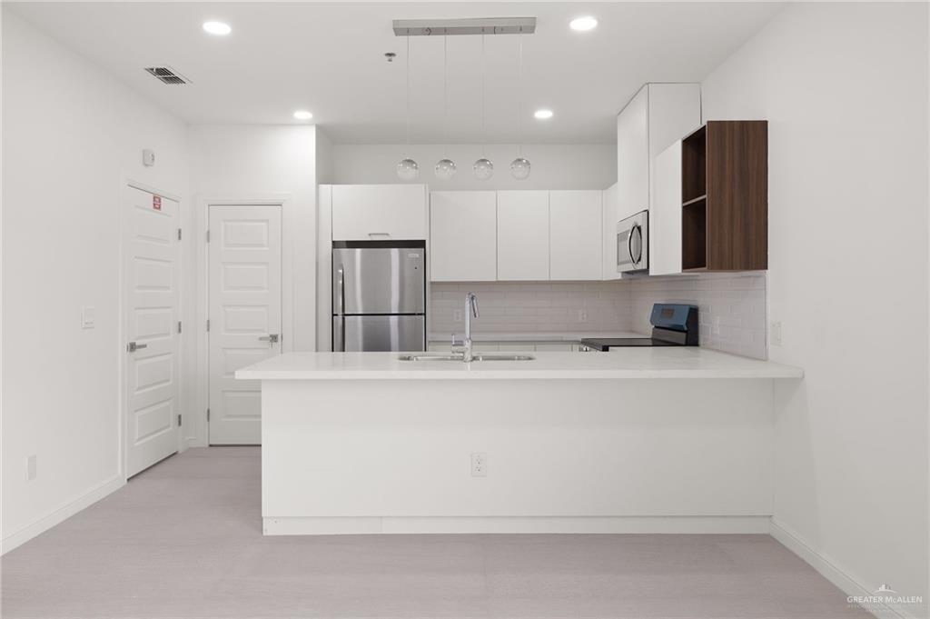 Photo 5 of 901 Yuma Avenue #1002